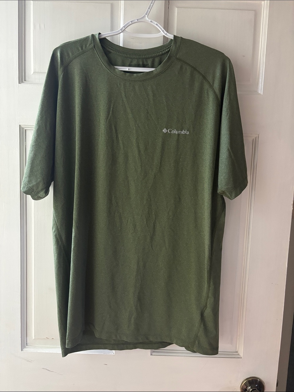 Columbia Olive Green Short-Sleeve Performance Omni wick shirt